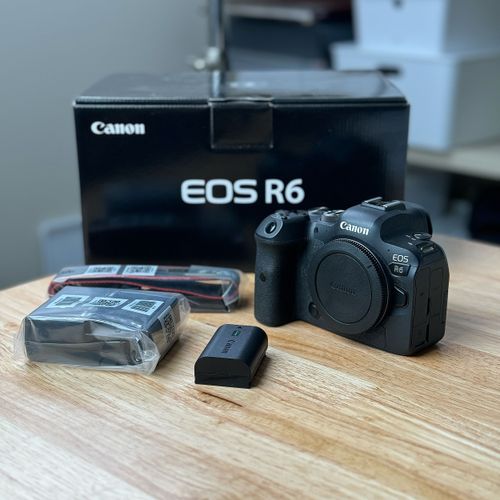 Canon EOS R6 plus box and accessories