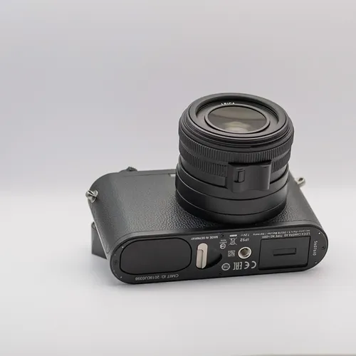 thumbnail-9 for Leica Q2 Monochrom Digital Camera