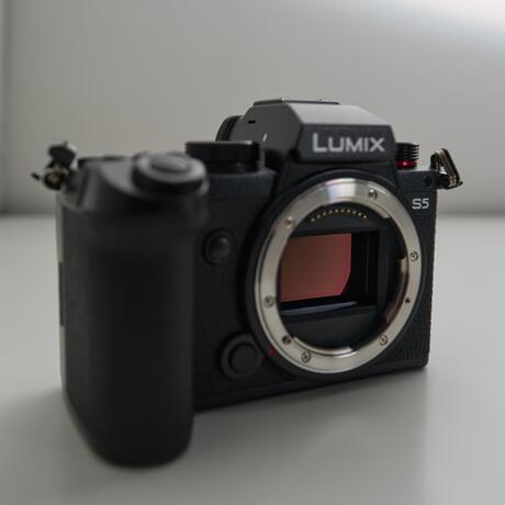 thumbnail-2 for Panasonic Lumix S5 with 20-60mm Lens