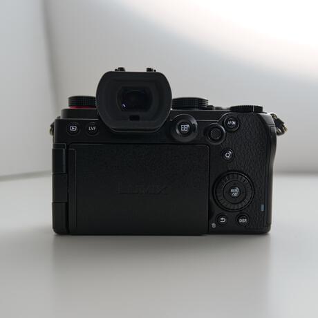 thumbnail-3 for Panasonic Lumix S5 with 20-60mm Lens