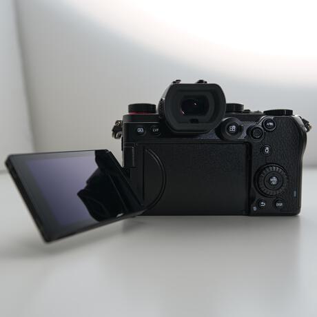 thumbnail-4 for Panasonic Lumix S5 with 20-60mm Lens