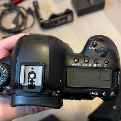 thumbnail-7 for Canon 5D mkIV DSLR