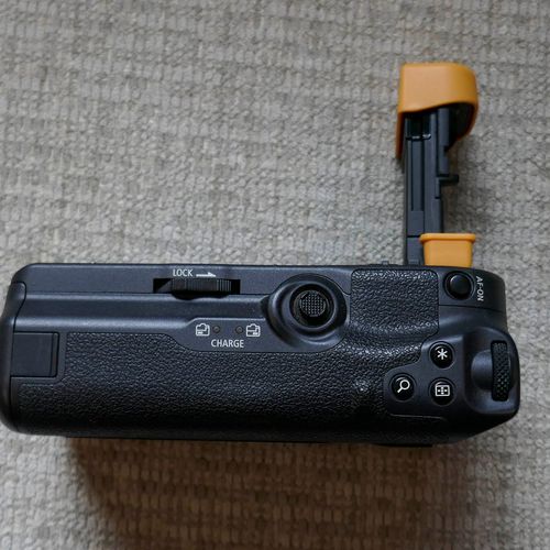 thumbnail-3 for CANON Battery Grip BG-R10