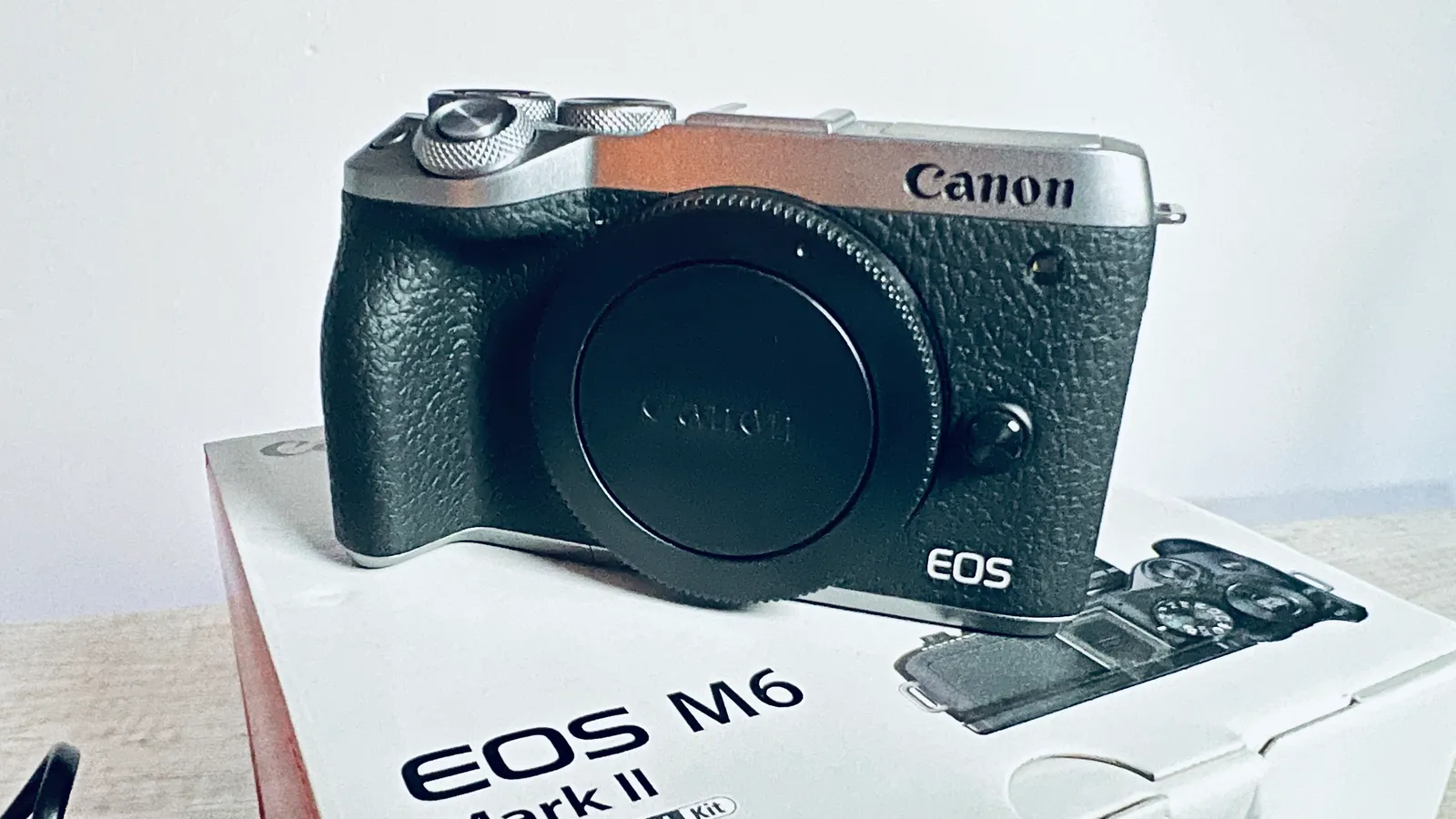 Canon EOS M6 Mark II Body (Silver) + Accessories