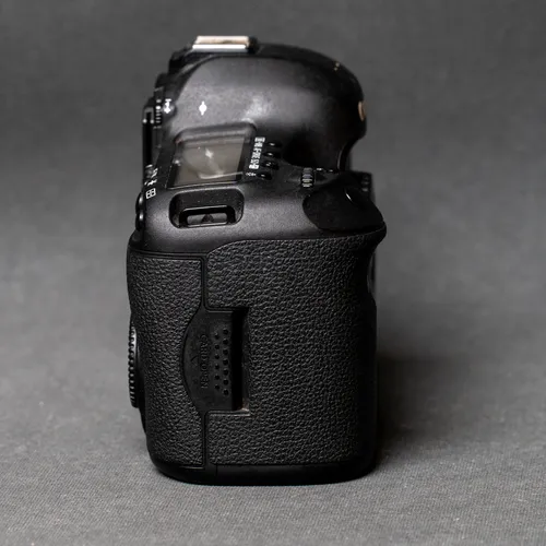 thumbnail-5 for Canon EOS 5D Mark III with 2 batteries and USB dual charger