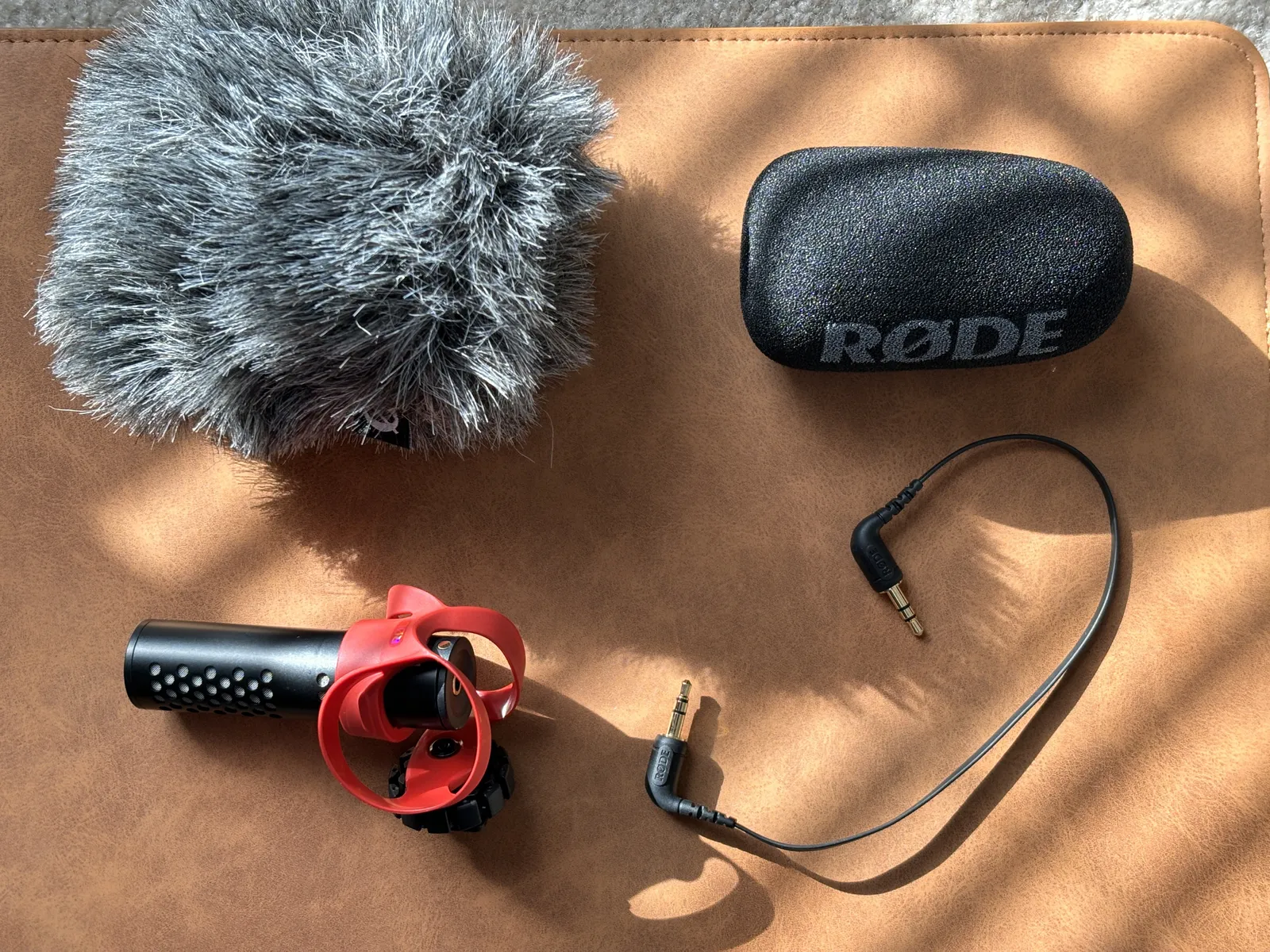 RODE VideoMicro II Ultracompact Camera-Mount Shotgun Microphone for Cameras and Smartphones - Open Box Condition