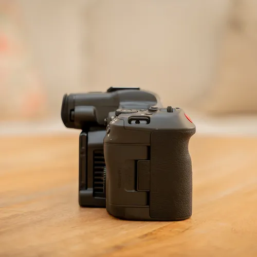 thumbnail-9 for Canon EOS R5 C with Smallrig Black Mamba Kit