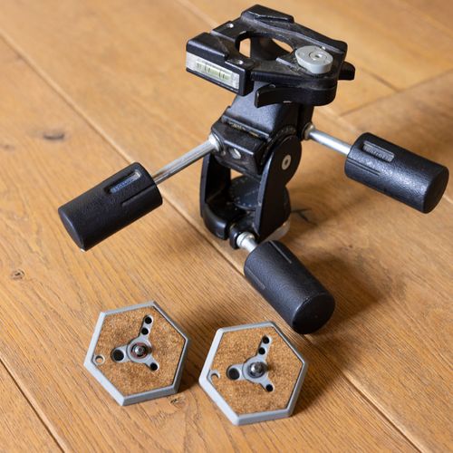 thumbnail-3 for Manfrotto 3047 Tripod Head w/Classic Plate