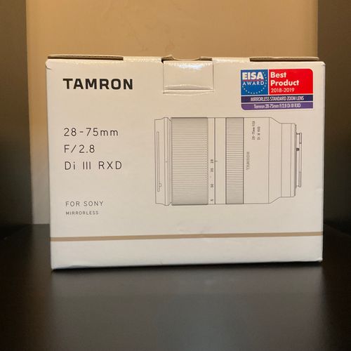 thumbnail-2 for Tamron 28-75mm F/2.8 Di 111 RXD (NO HOOD!)