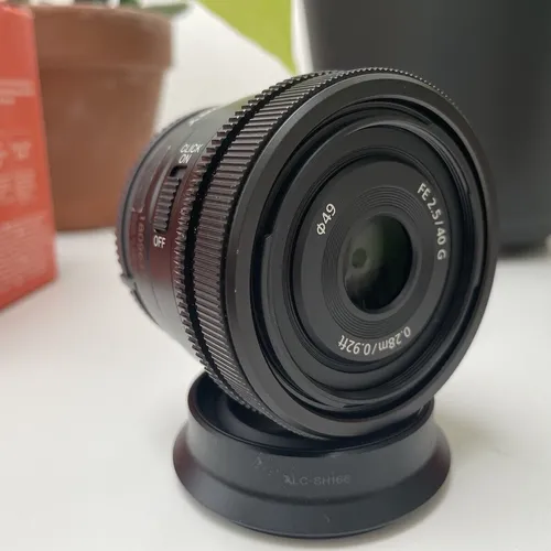 thumbnail-0 for  Sony FE 40mm f/2.5 G Ultra Compact G Lens + ND Filter