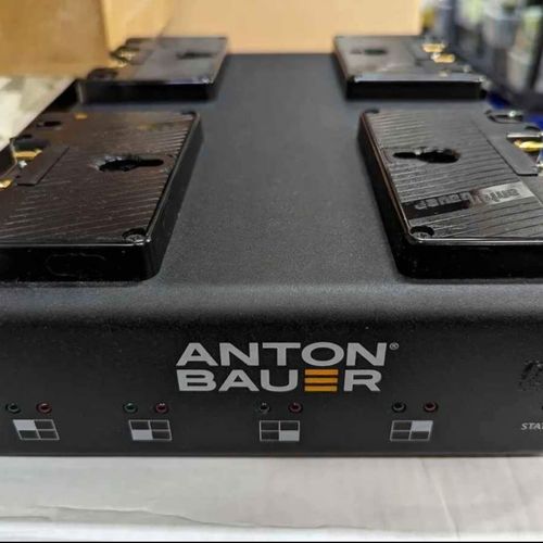 Anton Bauer LP4 Charger (gold mount) w/2 dionic XT 150 Batteries 