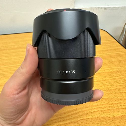Sony E-mount 35mm prime lens