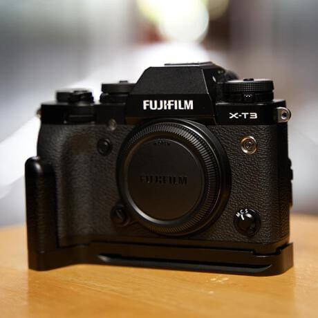 thumbnail-2 for FUJIFILM X-T3 Mirrorless Digital Camera with VELLO Grip and a Free Lens