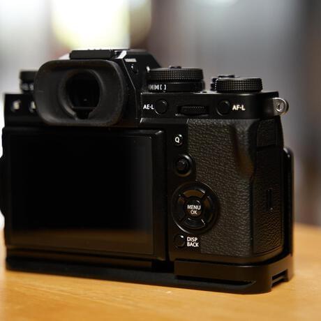thumbnail-3 for FUJIFILM X-T3 Mirrorless Digital Camera with VELLO Grip and a Free Lens