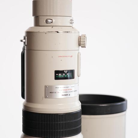 Canon EF 500mm F/4L IS USM Lens w/ Case
