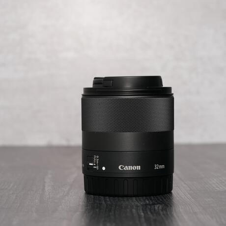 Used Canon EF-M 32mm F/1.4 STM Lens w/ Box
