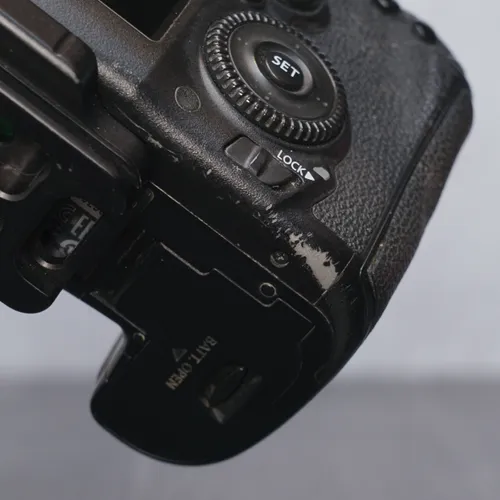 thumbnail-6 for Canon 7D Mark II Body
