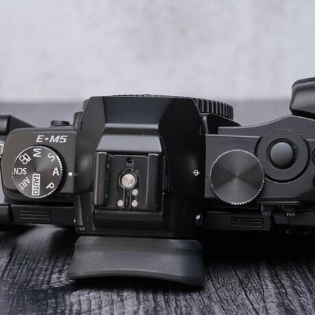 thumbnail-3 for Olympus OM-D E-M5 Camera Body
