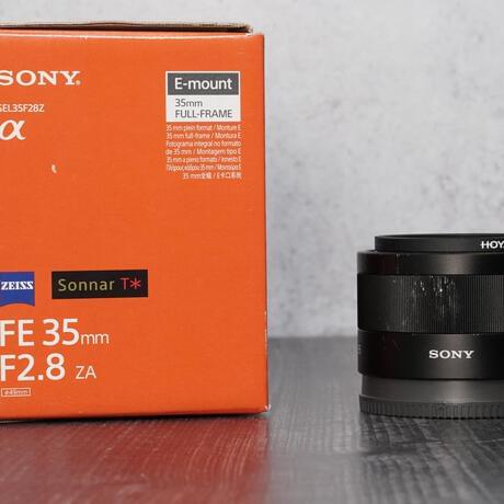 thumbnail-0 for Sony 35mm F/2.8 Zeiss Lens w/Original Box