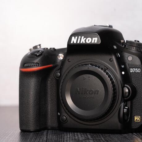 Nikon D750 Body w/Original Box