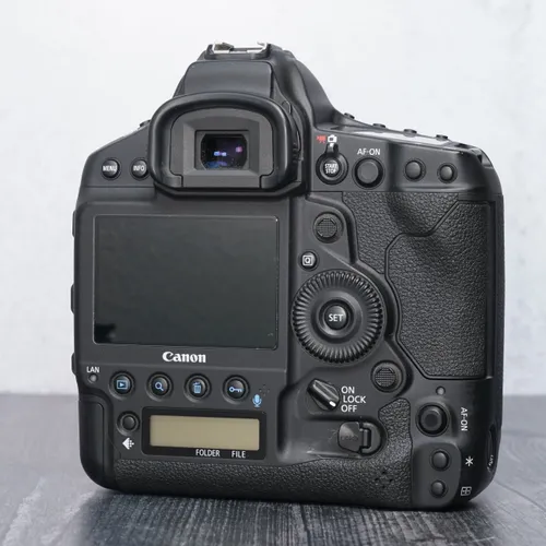 thumbnail-3 for Canon 1DX Mark III Body + RRS Bracket w/Original Box
