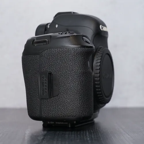thumbnail-3 for Canon 5D Mark IV Body Only