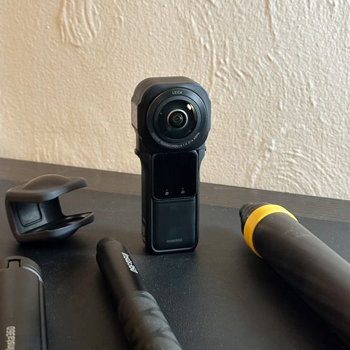 Insta360 One RS 1-Inch Edition + SD Card, Extended Selfie Stick, Mic Adapter 