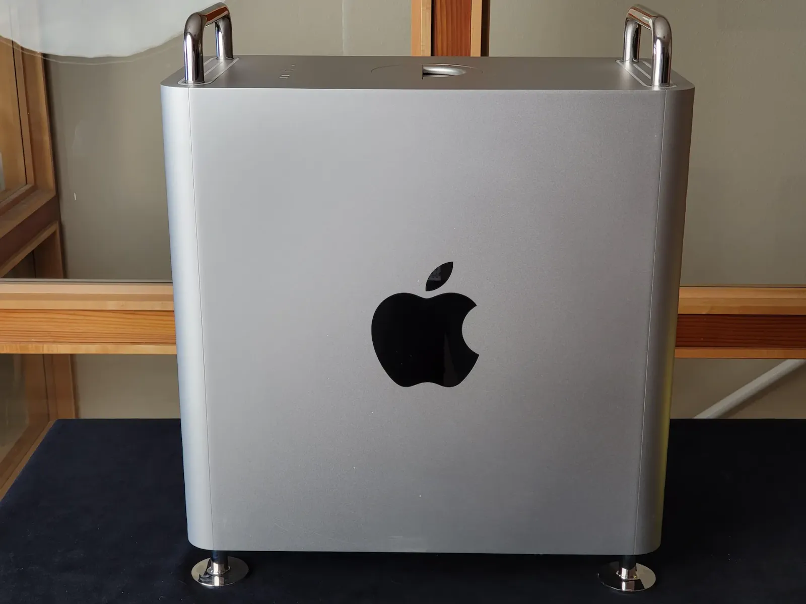 Apple Mac Pro (12-Core w3235, 96GB memory, 580x + W5700x)