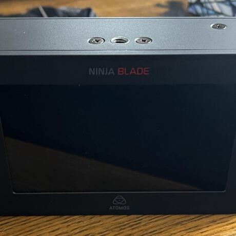 thumbnail-0 for Atomos Ninja Blade 5" HDMI monitor/recorder - full kit