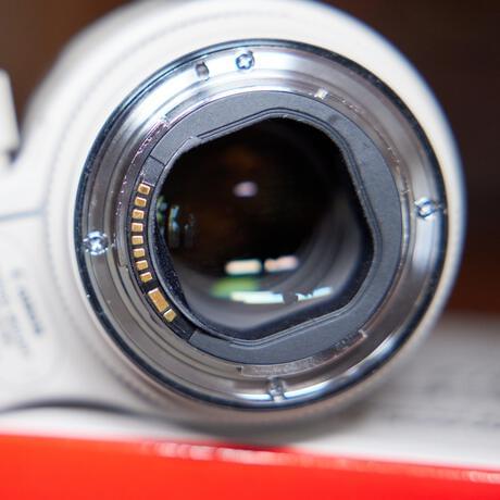 thumbnail-5 for Canon EF 70-200 f/2.8L II USM Telephoto Zoom Lens