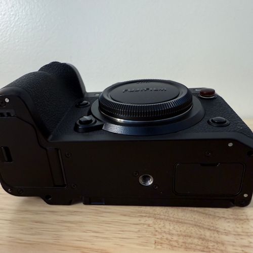 thumbnail-4 for Fujifilm XH2S with Battery Grip, 2 batteries, original box and accessories, great shape