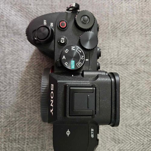 thumbnail-3 for Sony Alpha 7 IV Mirrorless Full Frame Camera - Black (Body Only)