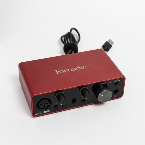 Focusrite Scarlett Solo 3rd Gen USB Audio Interface for Guitarists, Vocalists, Podcasters or Producers