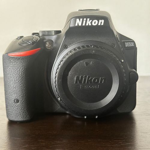 thumbnail-20 for Nikon D5500 with lens and accessories