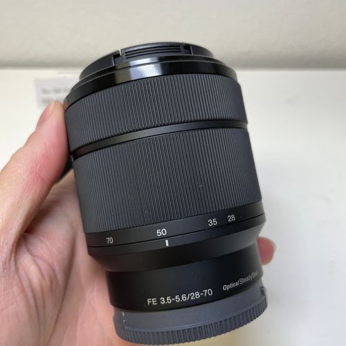 thumbnail-2 for Sony FE 28-70mm f/3.5-5.6 OSS Zoom Lens for Most a7-Series Cameras - Black In Very Good Condition 