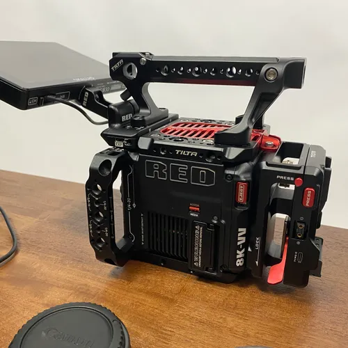 thumbnail-4 for RED DIGITAL CINEMA V-RAPTOR FULL FRAME 8K VV DSMC3 Camera (Canon RF, Black)