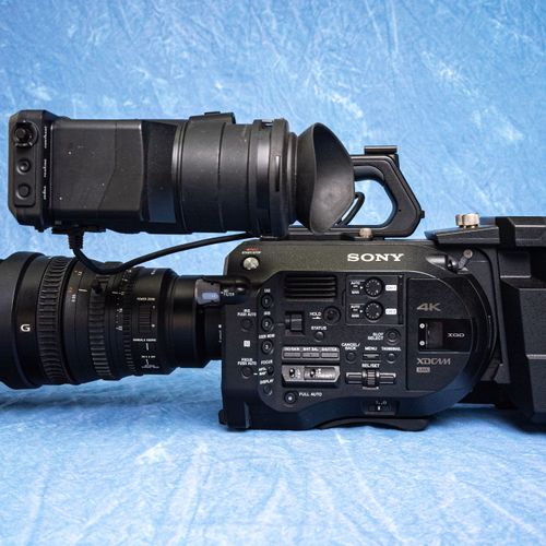 Sony PXW-FS7 4K RAW RECORDER KIT WITH Sony Zoom 28-135mm F/4.0 AND Sony XDCA-FS7