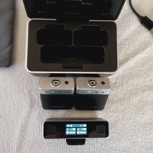 thumbnail-2 for Ulanzi AM 18 Wireless Microphones