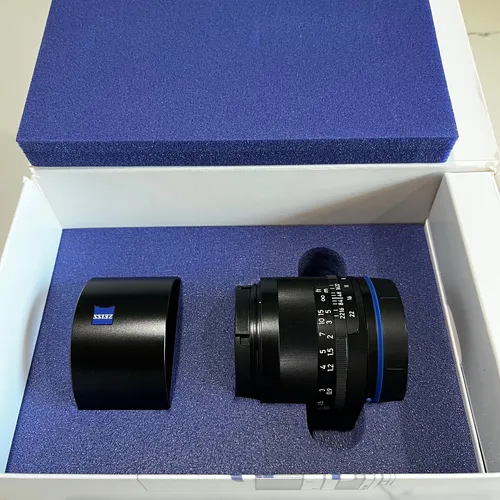 thumbnail-0 for ZEISS Loxia 50mm f/2 Planar T* - Sony FE Fit