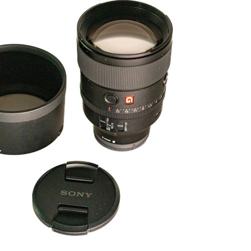 Sony 135 GM 1.8 lens--Like new