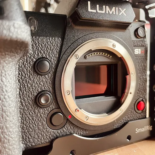 thumbnail-1 for Panasonic Lumix S1H Body & Cage