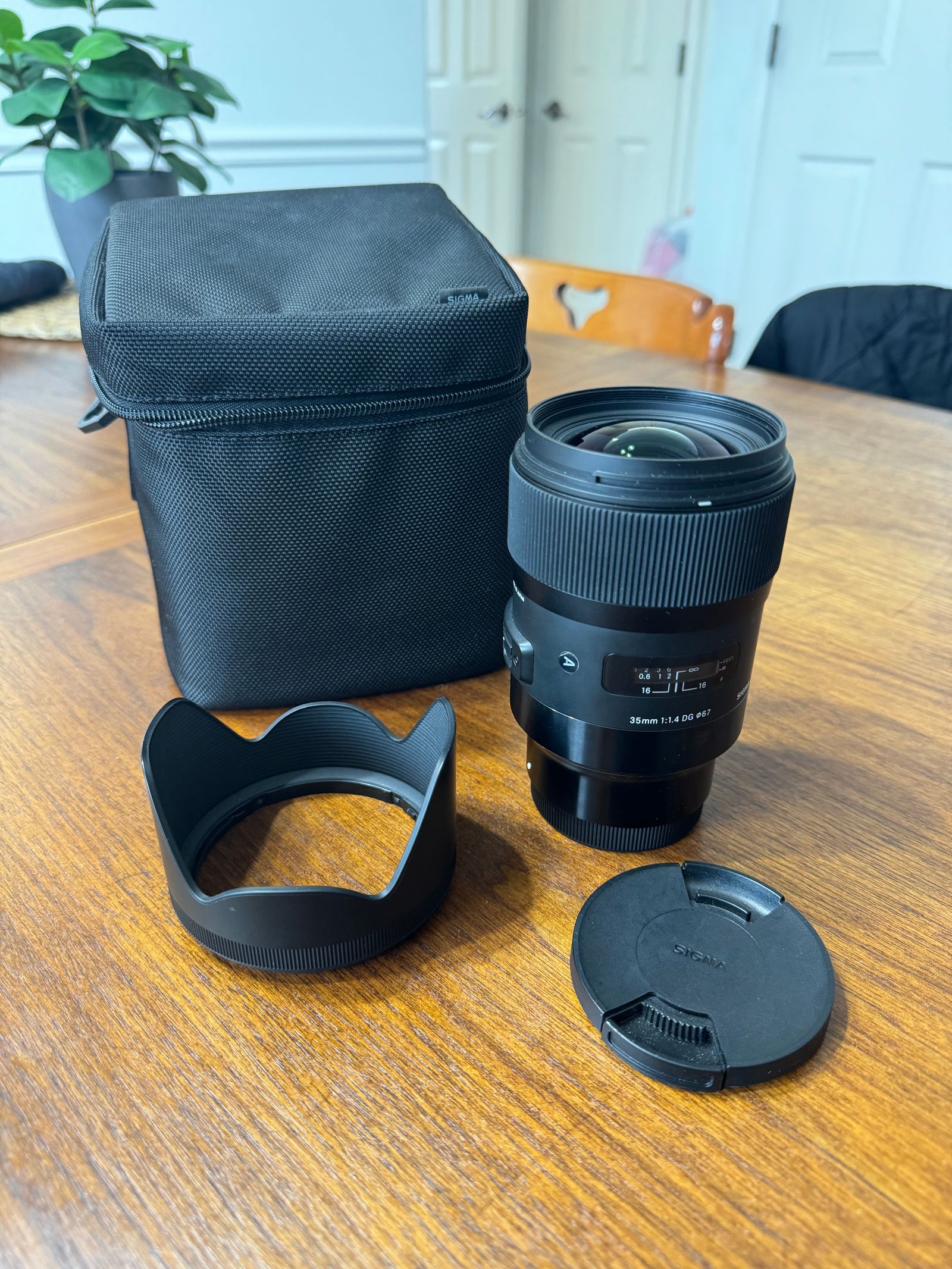 Sigma 35mm f/1.4 DG HSM ART Lens for Sony E-mount Mirrorless Cameras Full  Frame