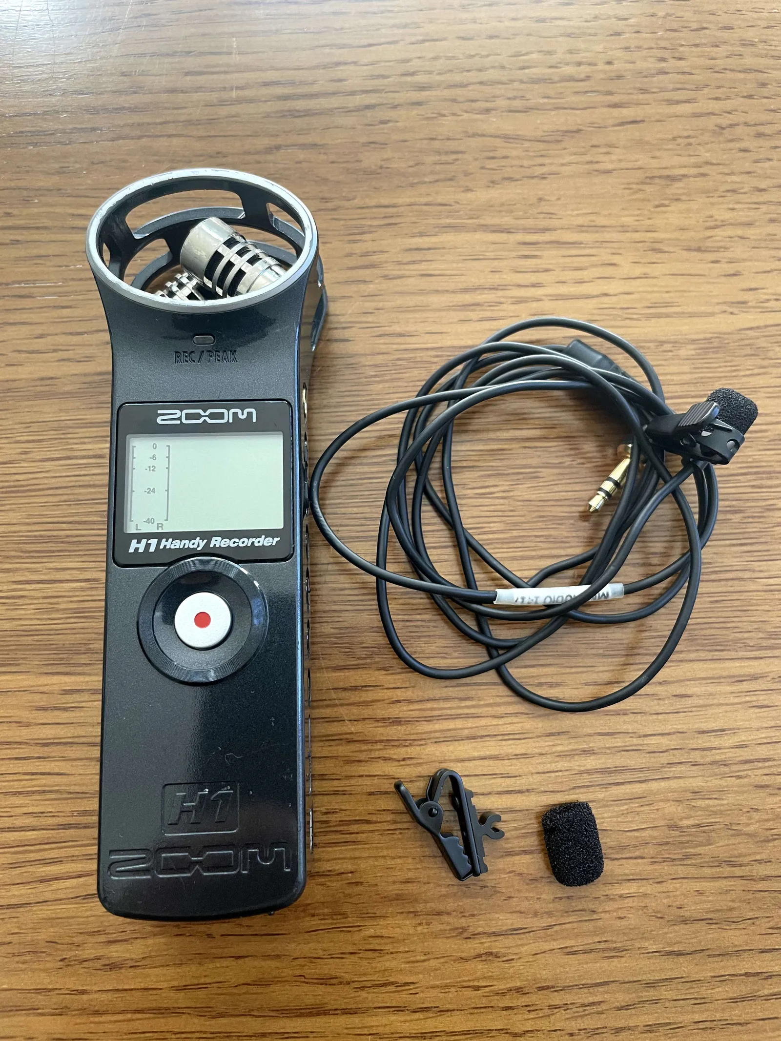 Zoom H1 Ultra-Portable Digital Audio Recorder (Black) with Lavalier Mic