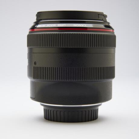 thumbnail-1 for Canon EF 85mm 1.2L II USM -- ** FREE SHIPPING **