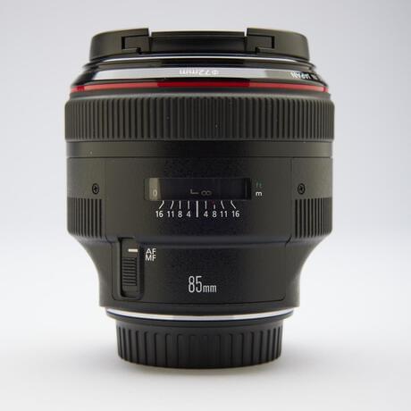thumbnail-2 for Canon EF 85mm 1.2L II USM -- ** FREE SHIPPING **
