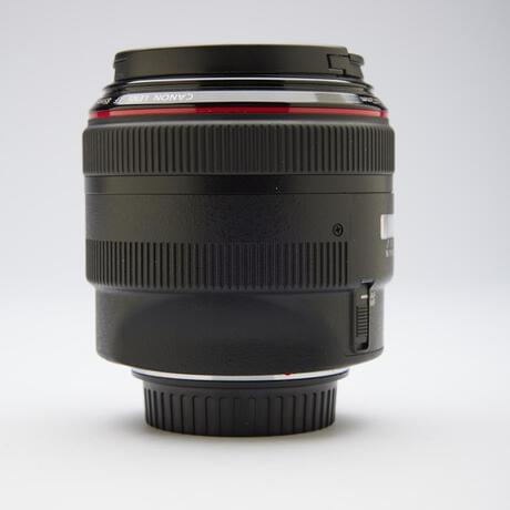 thumbnail-4 for Canon EF 85mm 1.2L II USM -- ** FREE SHIPPING **
