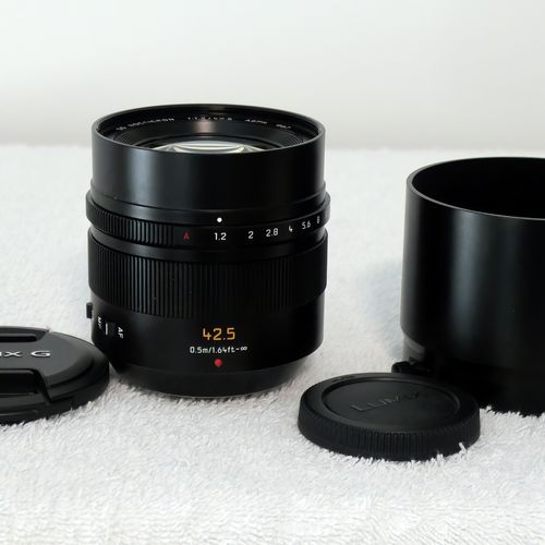 Leica 42.5mm f1.2  for Macro 4/3 Camera