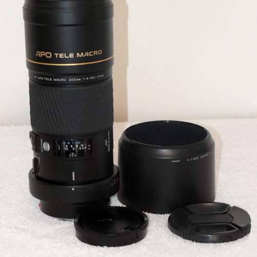 Minolta 200mm F4 1:1 Macro Lens in excellent condition