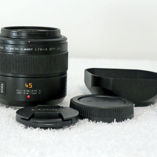Leica 45mm F2  1:1 Macro Lens for Macro 4/3 Camera