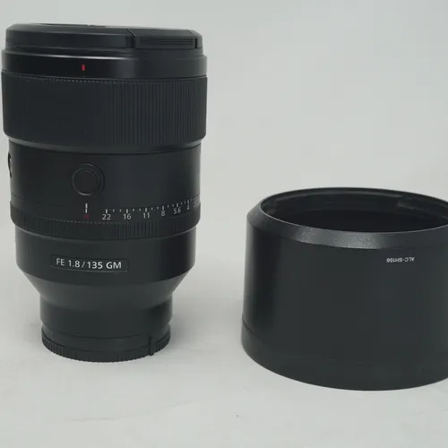 Sony FE 135 mm f/1.8 GM | Full-Frame Telephoto Prime Lens SEL135F18 - EUC